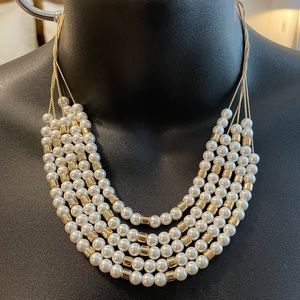 Layered gold and pearl necklace NWOT